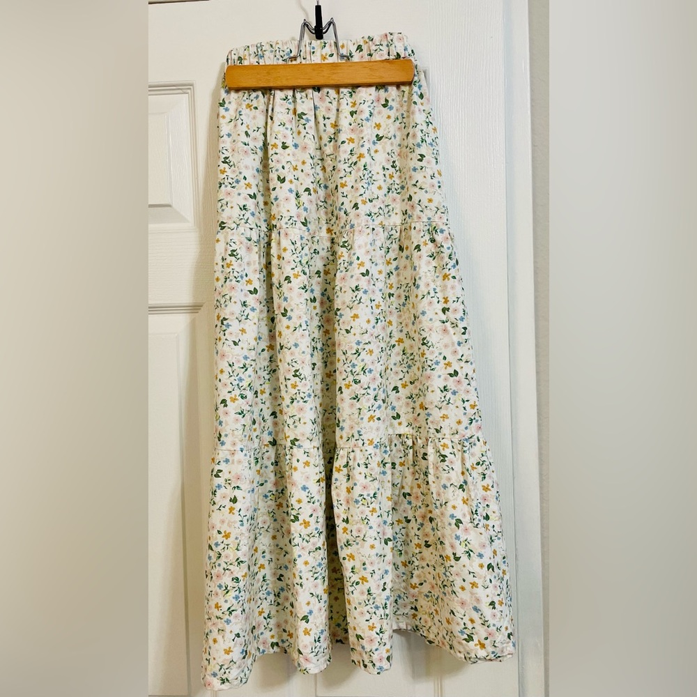 EUC Rhythm. Maxi Skirt, Size US 4
